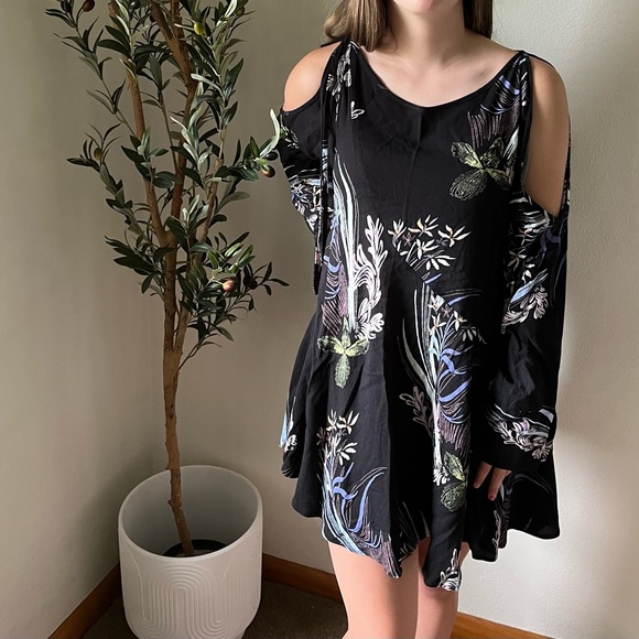 Free People Clear Skies Black Floral Cold Shoulder Mini Dress Size XS - Picture 5 of 12